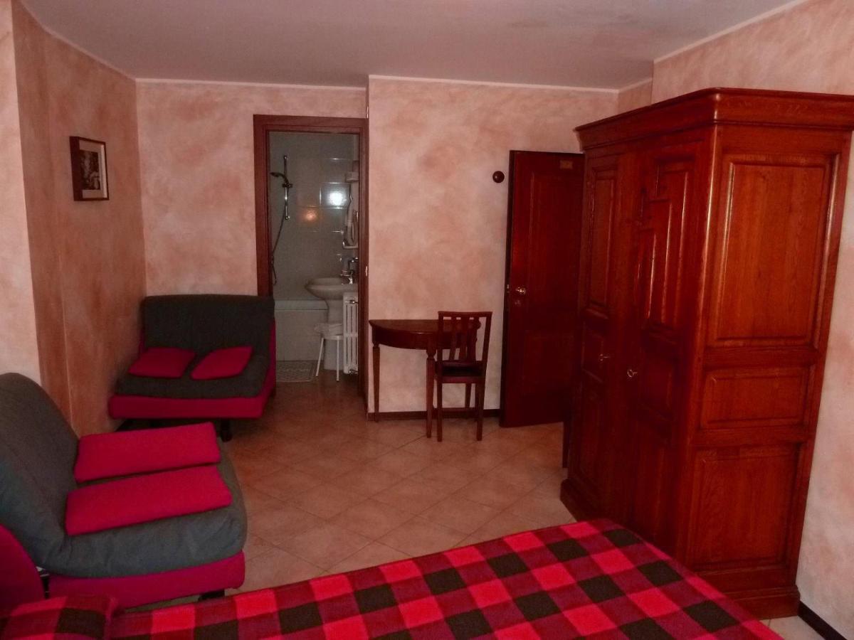Hotel Al Caminetto Valtournenche Habitación foto