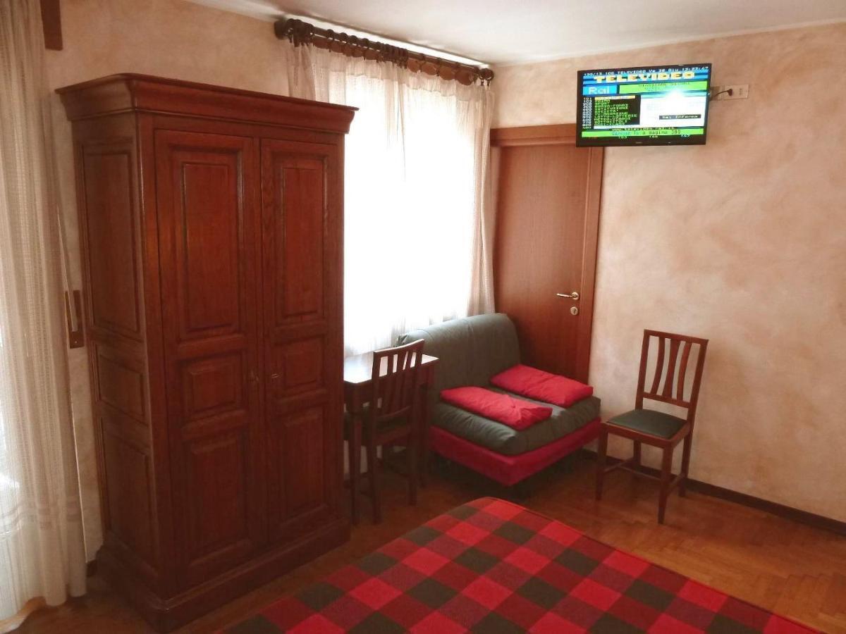Hotel Al Caminetto Valtournenche Habitación foto
